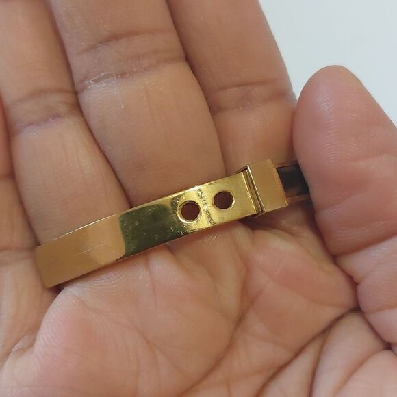 Michael Kors Tortoise Resin Gold Tone Buckle Style Bracelet - Picture 4 of 10